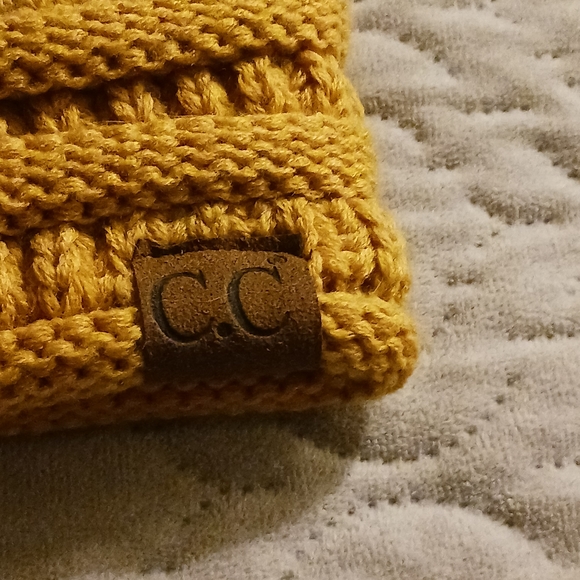 NWT! C.C Winter Head/Ear Warmer - Picture 3 of 6